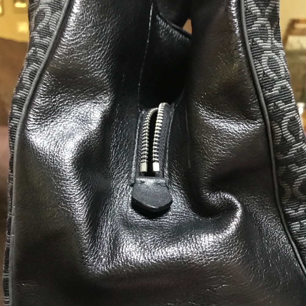 Coach purse - Picture 3 of 7